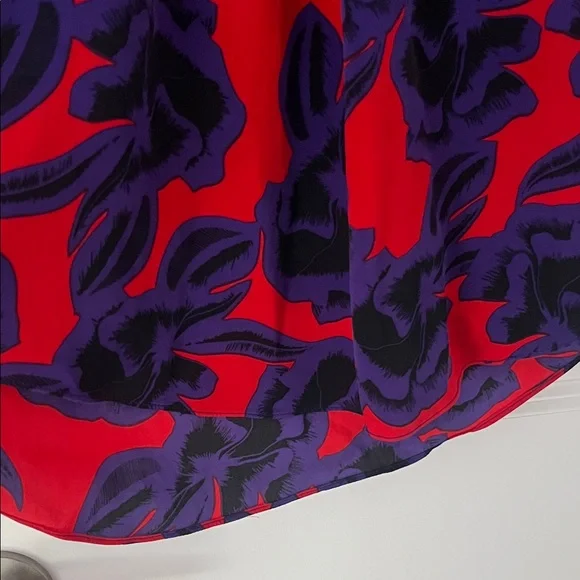 Diane Von Furstenberg Red and Purple Floral Silk Dress. Size 0. Fits s or xs - Picture 9 of 9